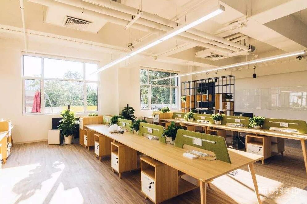 深圳辦公室裝修完成后如何進(jìn)行保潔工作？
